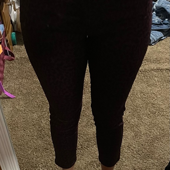 Arizona Maroon Leopard Print size 9 Jeans - Picture 4 of 4